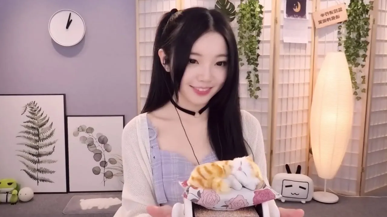 欣小萌 耳语口腔音风铃 B站百大UP主绝版ASMR视频插图 欣小萌 耳语口腔音风铃 B站百大UP主绝版ASMR视频插图